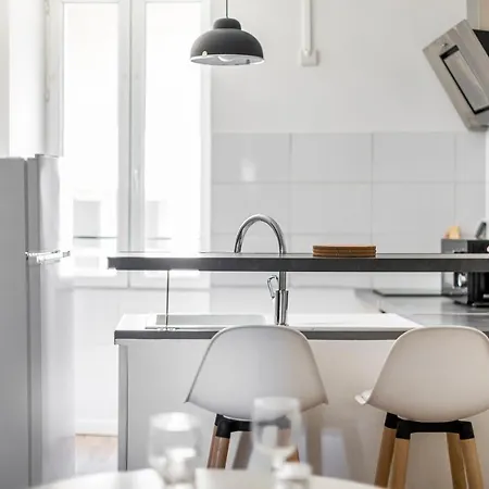 Whitehorse 2 Cahorscitystay Cahors